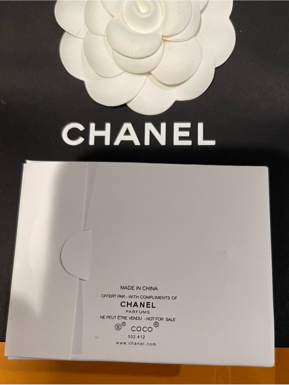 New CHANEL Gold Decorative Hair Pin Set - Logo & Perfume Motif - Picture 4 of 5